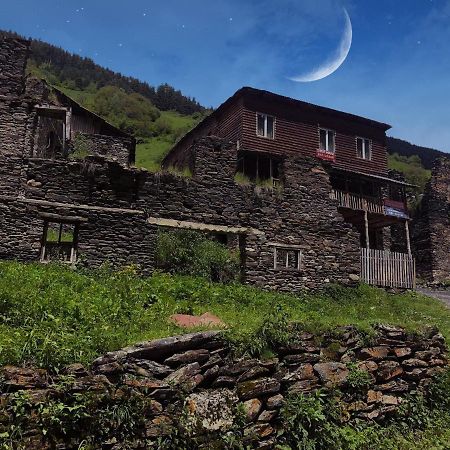 Bed and Breakfast Raul Lushnu Darbaz Mestia Esterno foto