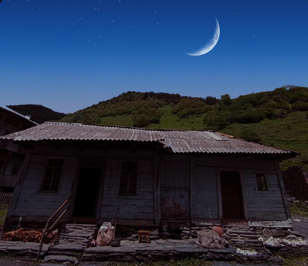 Bed and Breakfast Raul Lushnu Darbaz Mestia Esterno foto