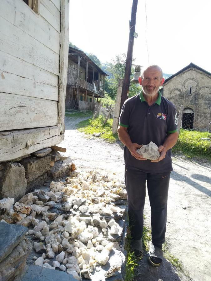 Bed and Breakfast Raul Lushnu Darbaz Mestia Esterno foto