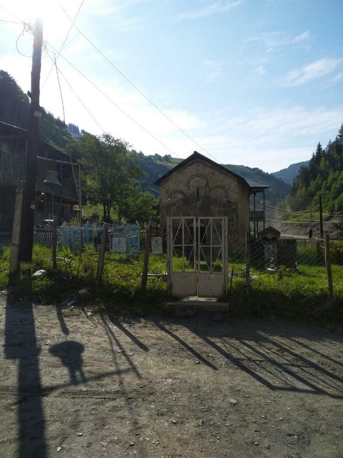 Bed and Breakfast Raul Lushnu Darbaz Mestia Esterno foto