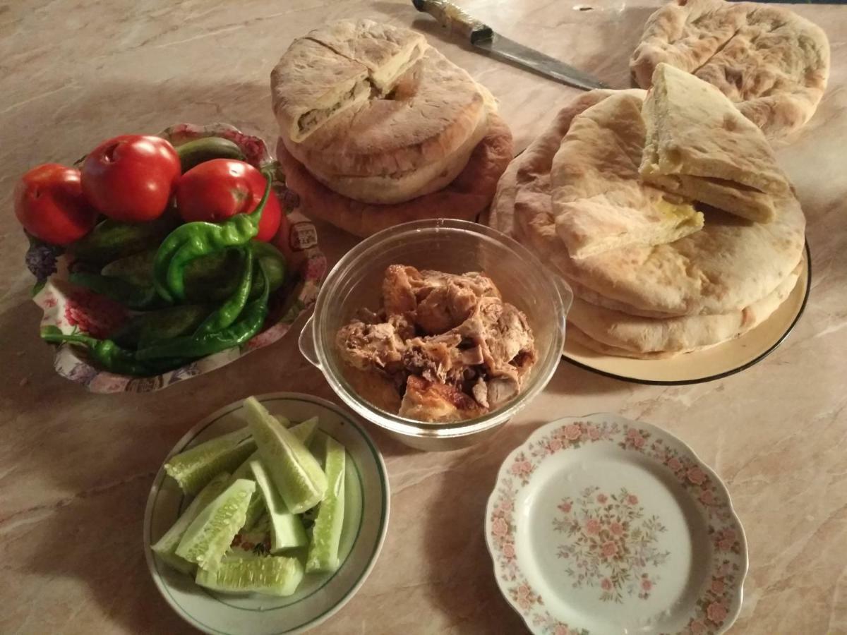 Bed and Breakfast Raul Lushnu Darbaz Mestia Esterno foto